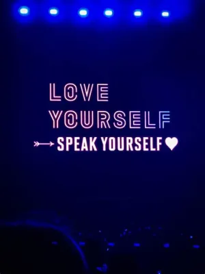 Das Love Yourself: Speak Yourself Konzert – Eine Reise der Selbstfindung und globaler Verbundenheit