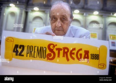  Der Premio Strega: Ein Triumph der zeitgenössischen italienischen Literatur und ein Spiegelbild gesellschaftlicher Veränderungen